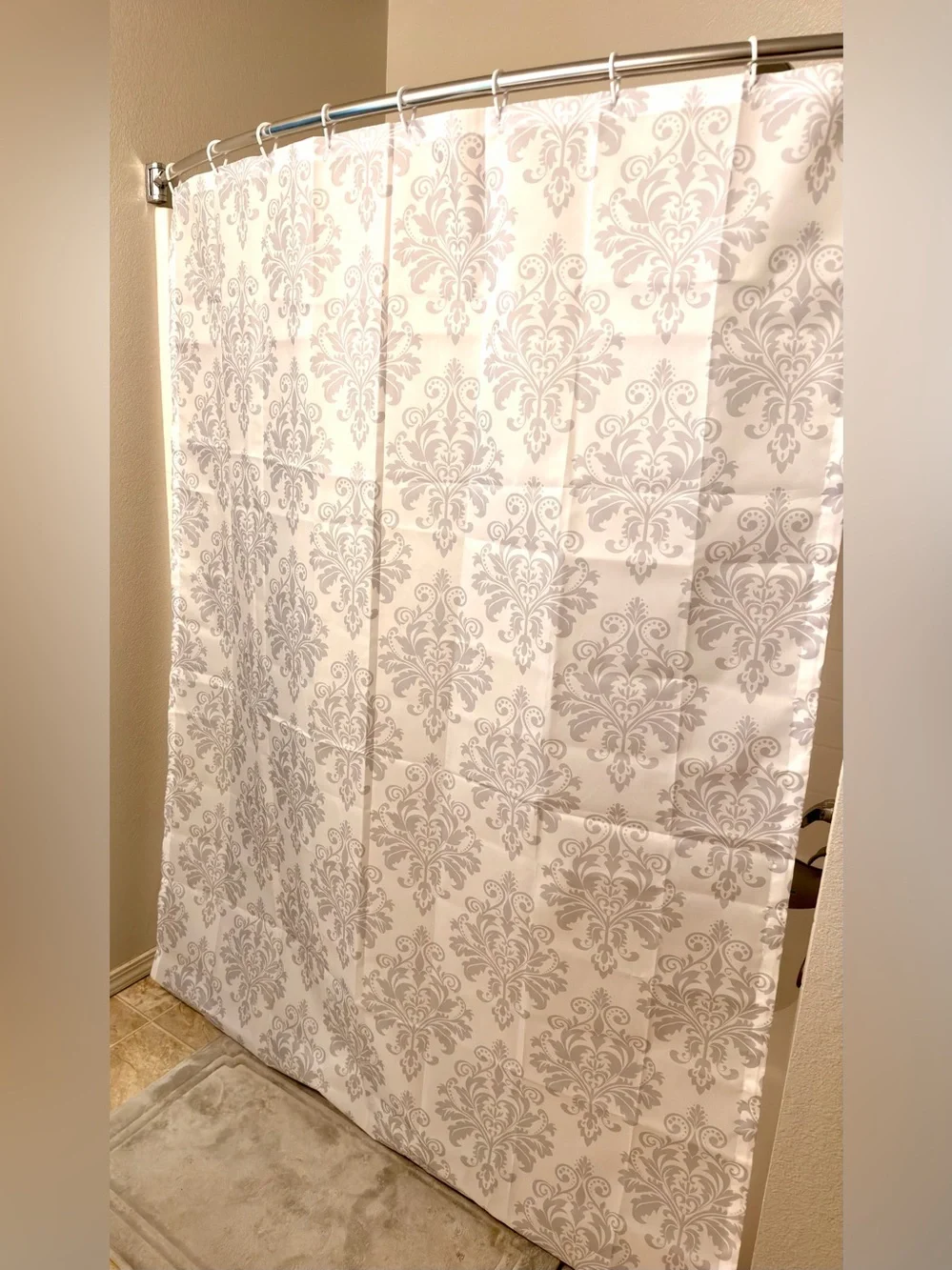 Elegant Damask Shower Curtain - Gray on White